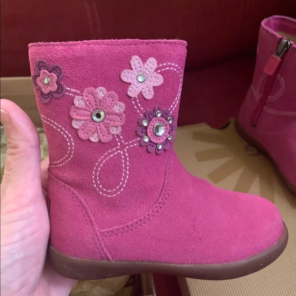 toddler size 6 rare Ugg’s